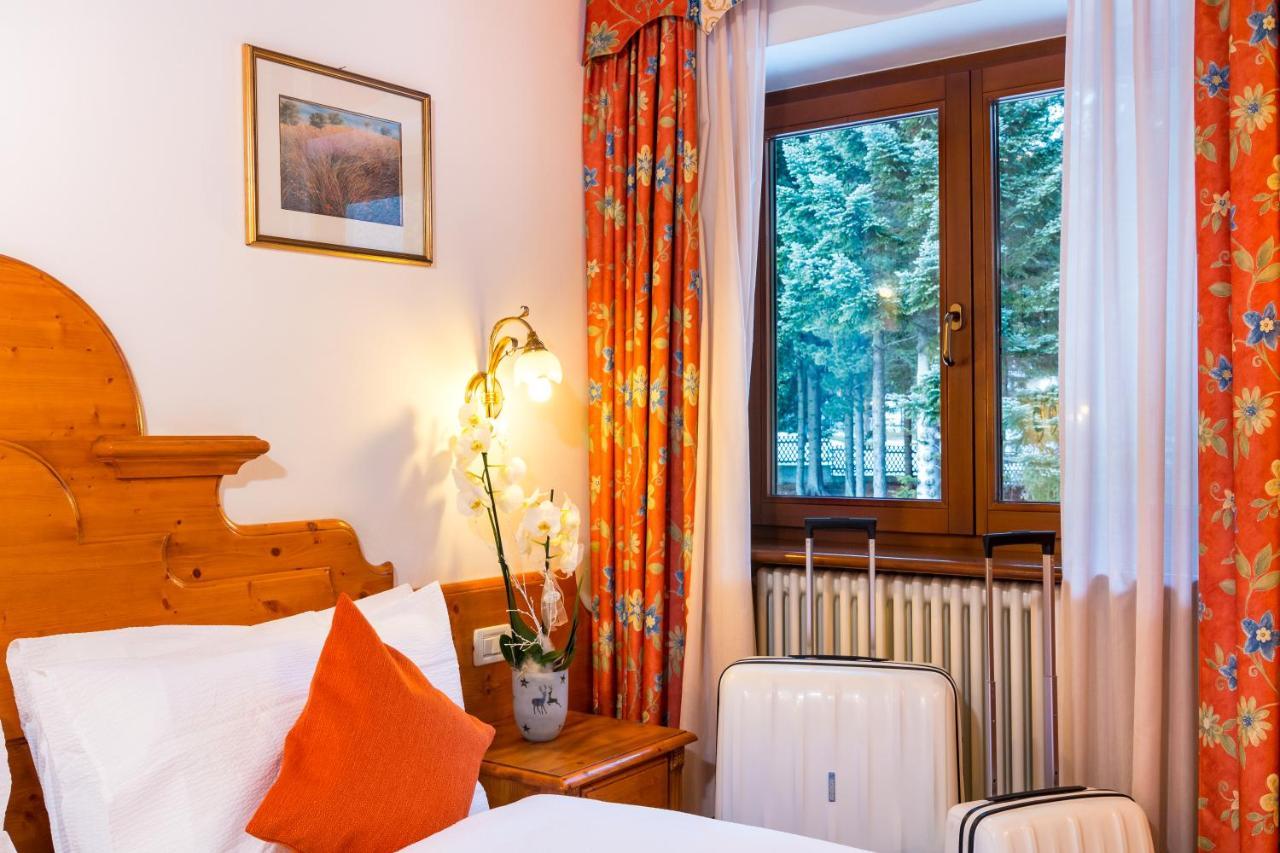 Hotel Bonapace ***S Madonna Eksteriør billede